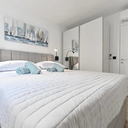 Deluxe Miga Apartment Vrsi
